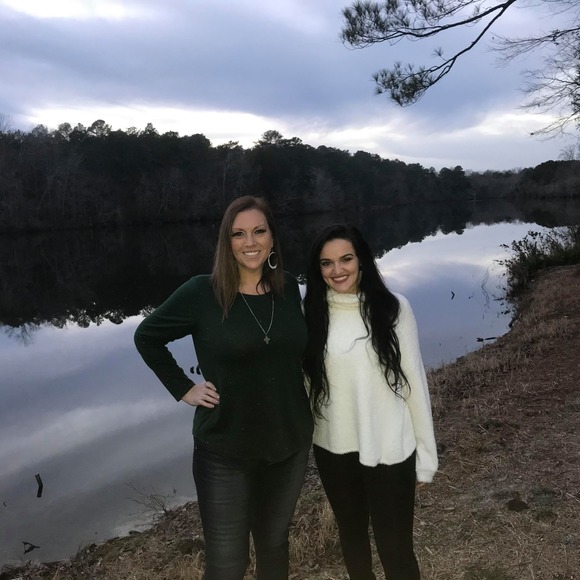 Meet your Posher, Jennifer - Picture 1 of 1